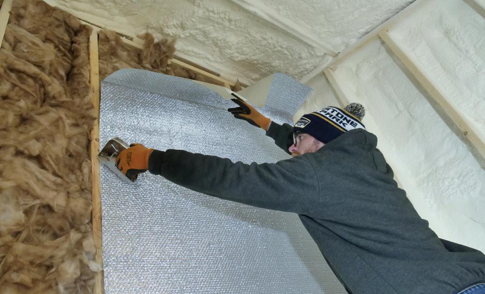 Combining Fiberglass and Bubble Insulation in a Wall